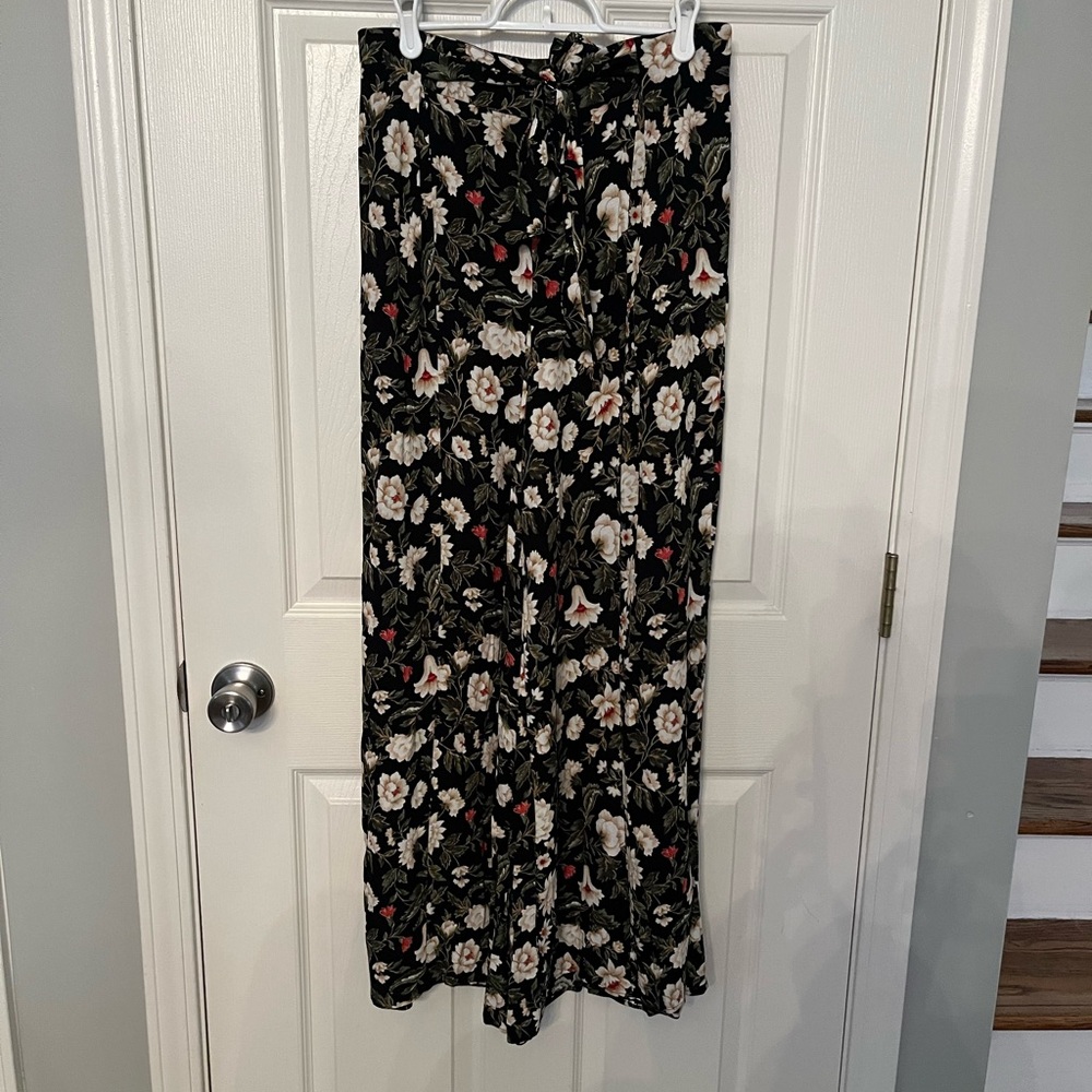 American Eagle Flowy Floral Pants